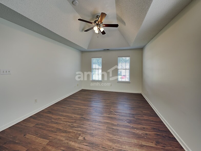 Building Photo - 4763 Asherton Pl NW