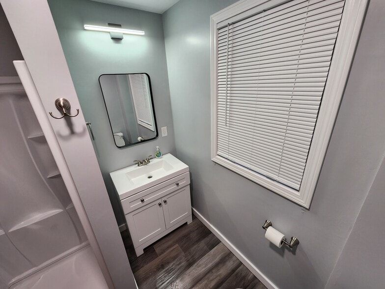 Bathroom - 28 Piedmont St