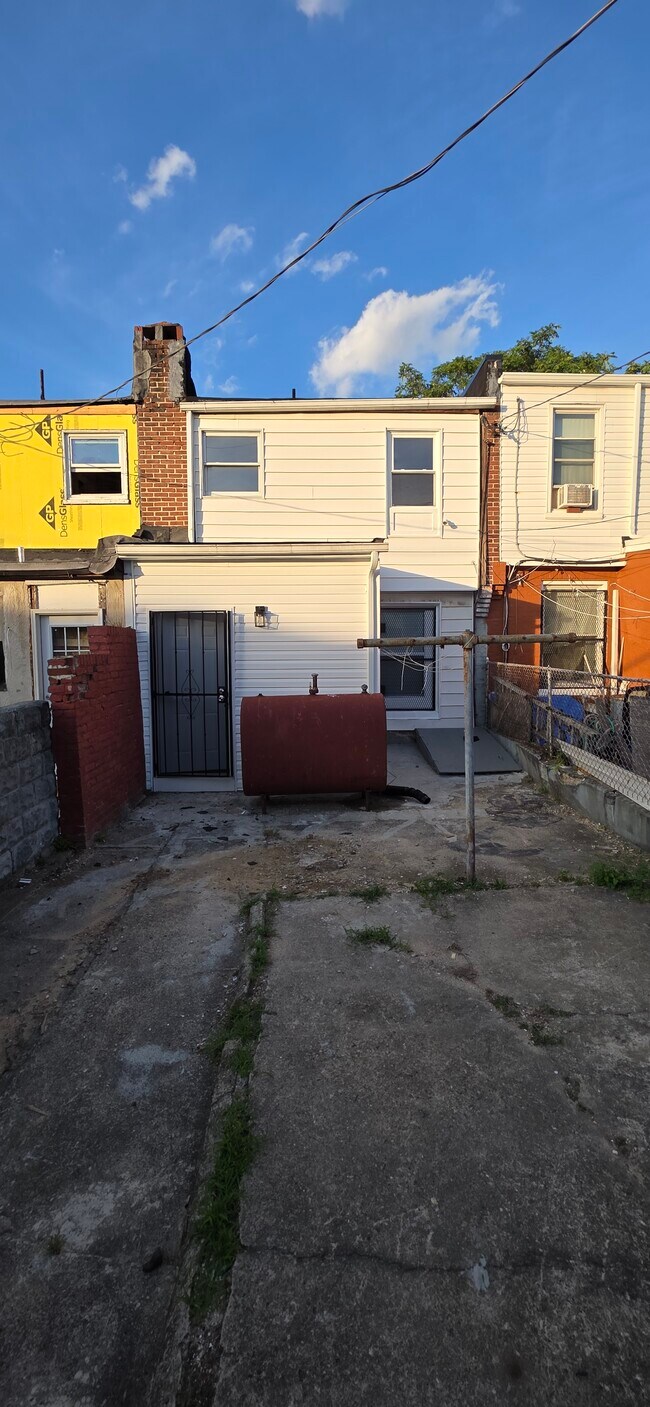 Building Photo - 1203 Darley Ave