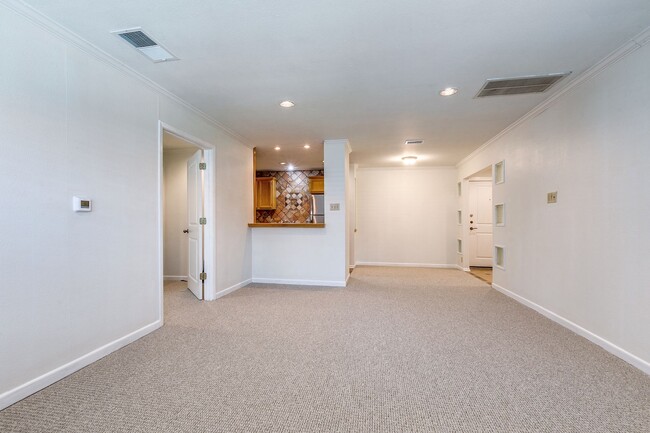 Building Photo - 1 BEDROOM BOUTIQUE APARTMENT