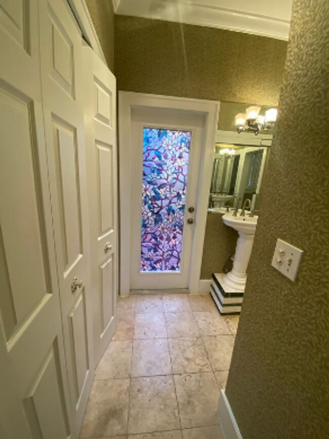 Building Photo - 3 Bedroom 2 Bath in Historic Orlando for RENT!