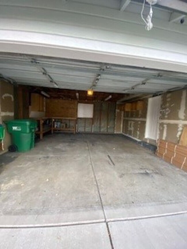 Building Photo - 3569 Mashie Court