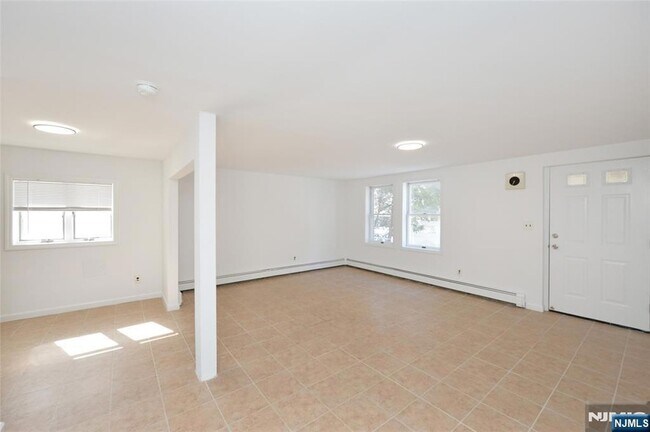 Building Photo - 472 Central Blvd