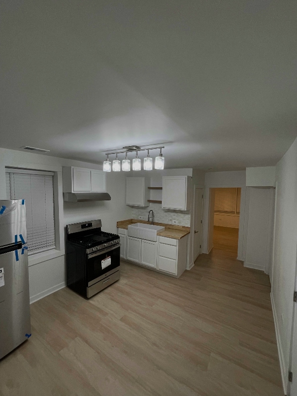 Building Photo - 4115 S Maplewood Ave