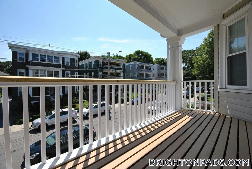 Building Photo - 40 Turner St