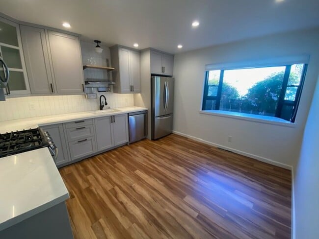 Building Photo - Charming Monterey Home