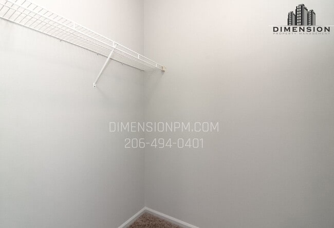 Building Photo - Beautifully Remodeled Studio in a Prime Lo...