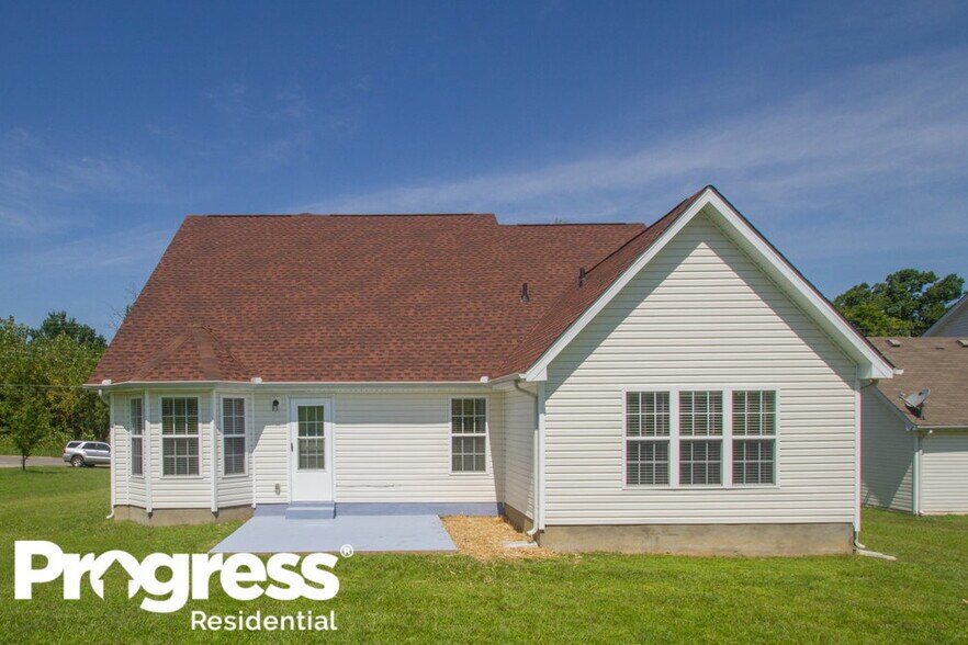 Building Photo - 110 Lyndhurst Dr