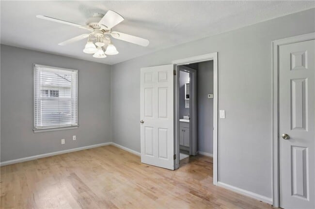 Building Photo - 2266 N Shallowford Rd