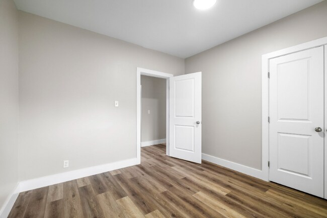 Building Photo - 2811 Locust Hill Rd