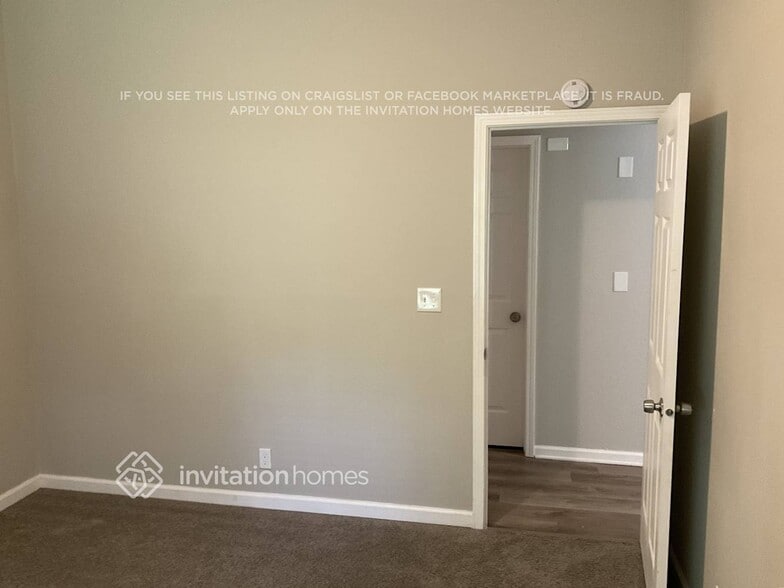 Building Photo - 738 Sheppard Rd