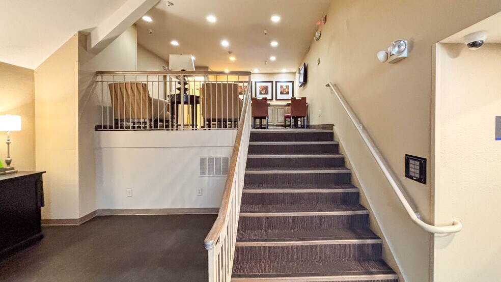 Building Photo - 530 Woods Lake Rd