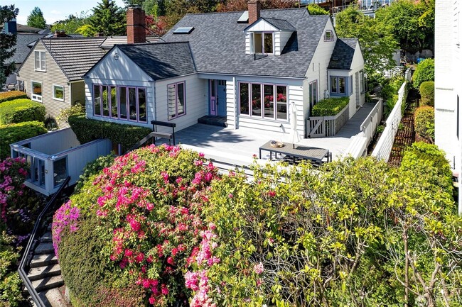 Building Photo - 4bd/3ba Seattle Home