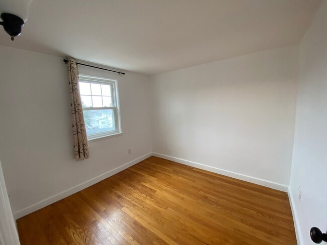 Building Photo - 22 Main St