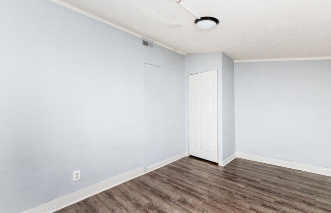 Building Photo - 917 Watt St