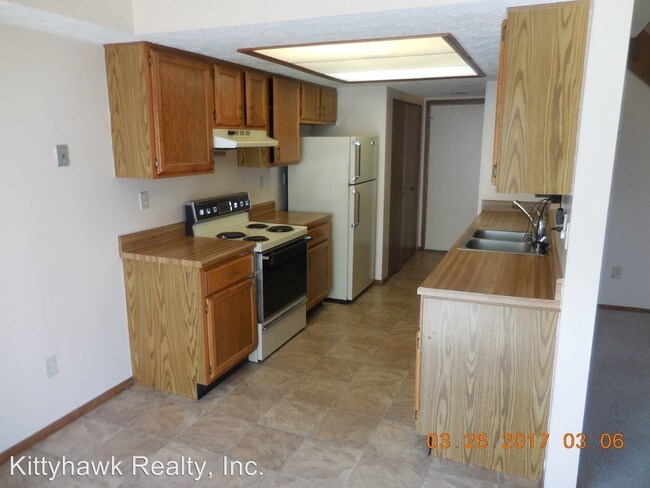 Building Photo - 2 br, 1.5 bath House - 1354 Sanzon Drive