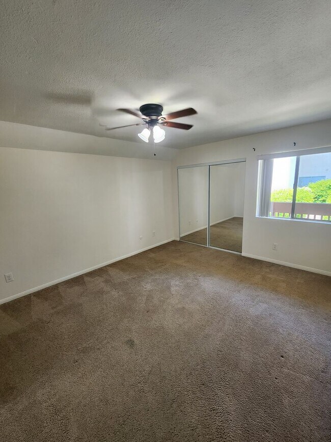 Building Photo - Gorgeous and Comfortable - Dual Master Suites - 2BD/2BA - East Mission Valley