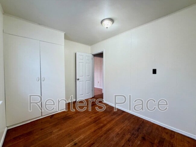 Building Photo - 3548 E King Pl