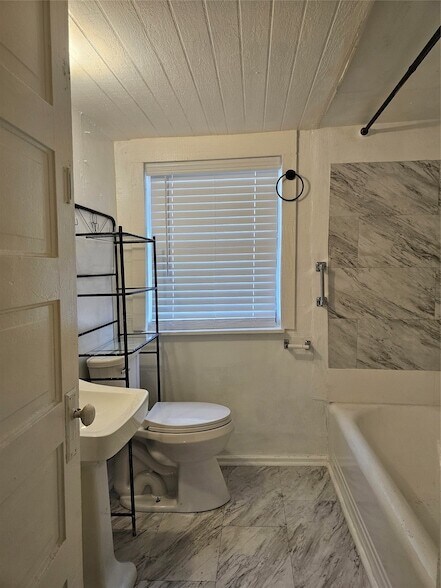 Building Photo - 1006 Grandview Ave