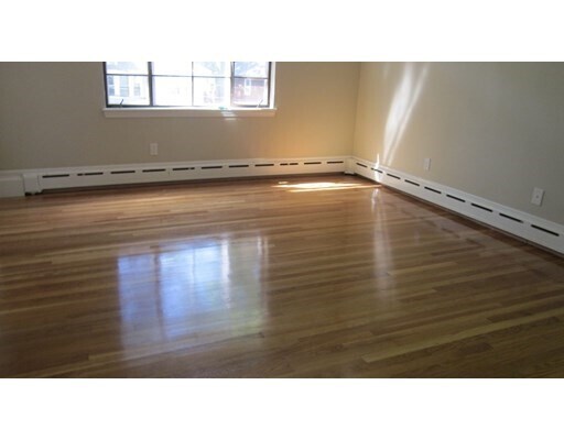 Building Photo - 85 Elgin St