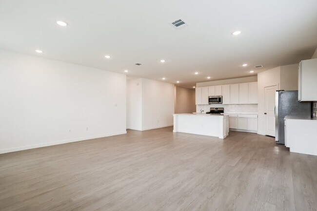 Building Photo - 11742 Carolina rose