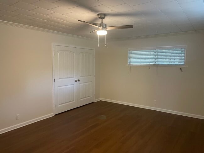 Building Photo - 6220 Ridge Rd