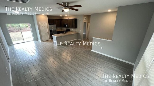 Building Photo - 1682 Waneta St SE