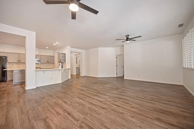 Building Photo - 238 St Tropez Ln