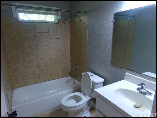 Building Photo - 7410 Valley Dr