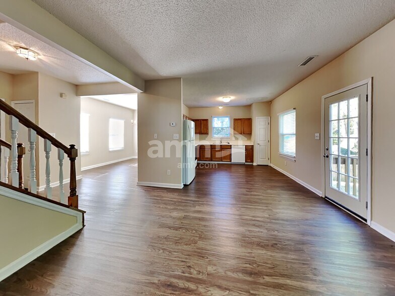 Building Photo - 5509 Cumberland Plain Dr