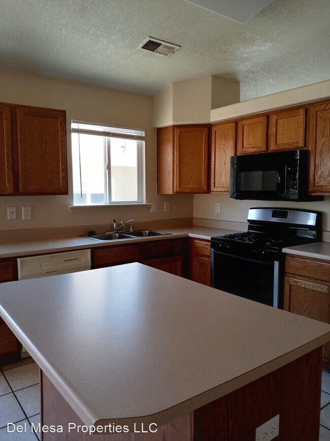 Building Photo - 3 br, 2 bath House - 7615 Kentwood NW