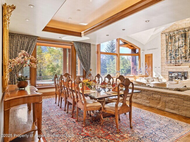 Building Photo - 715 Willoughby Way