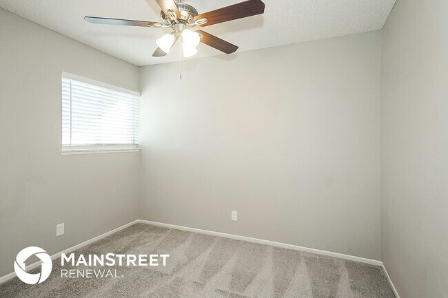 Building Photo - 804 Crabapple Dr