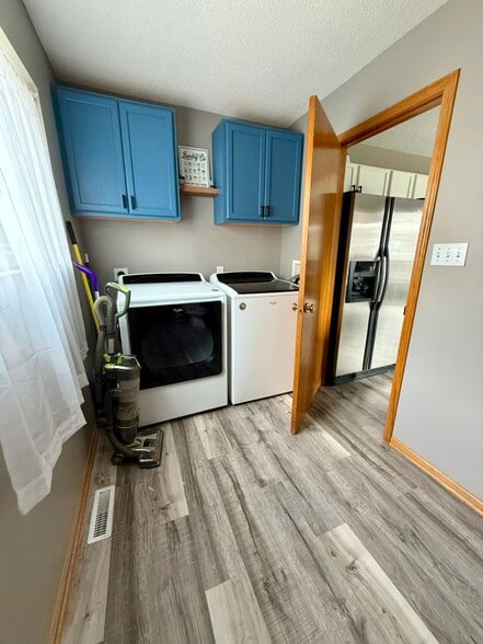 Laundry in bathroom on 1st floor - 3006 SW Glenbrooke Blvd