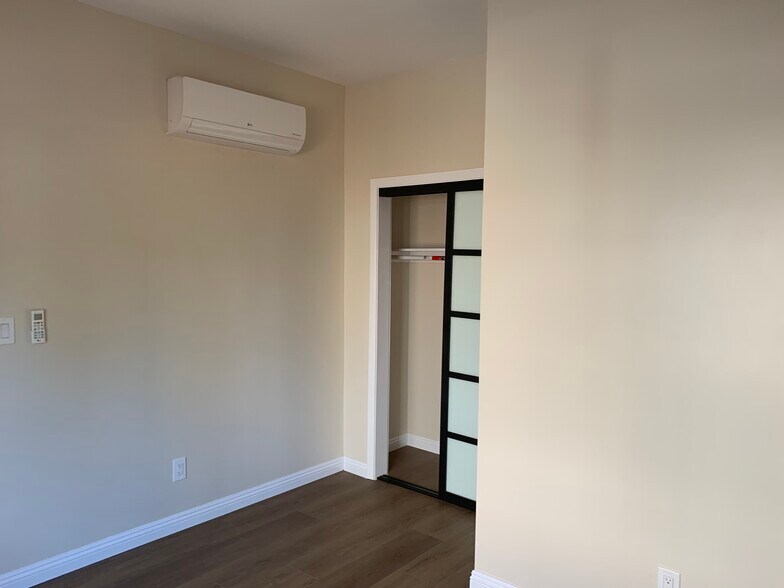 Building Photo - 5117 W 21st St