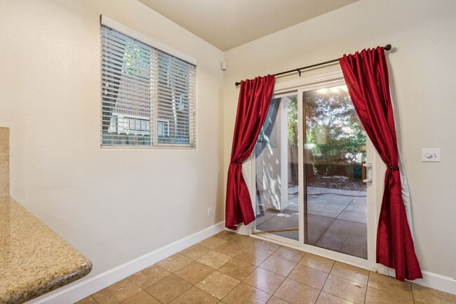 Building Photo - 3004 Portola Way