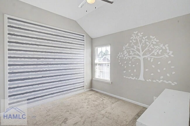 Building Photo - 976 Oak Crest Dr