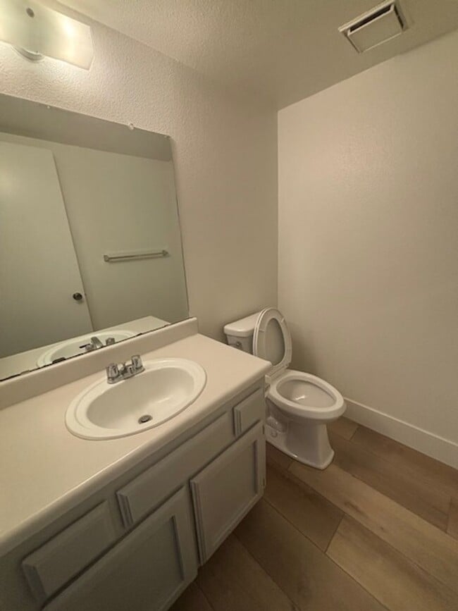 Building Photo - Newly Renovated 2-Bedroom Townhouse with 2...
