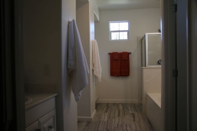 Building Photo - 3591 Sacramento Dr