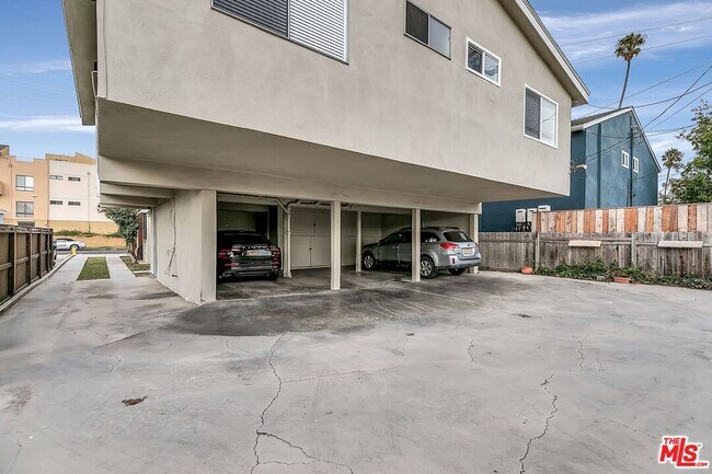 Building Photo - 3831 Beethoven St