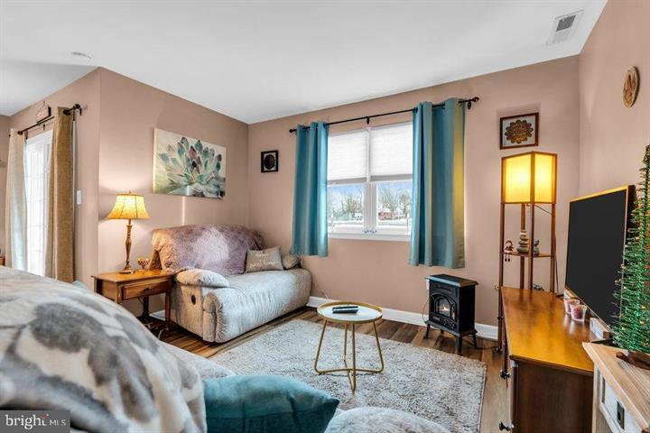 Building Photo - 27 Florence Tollgate Pl