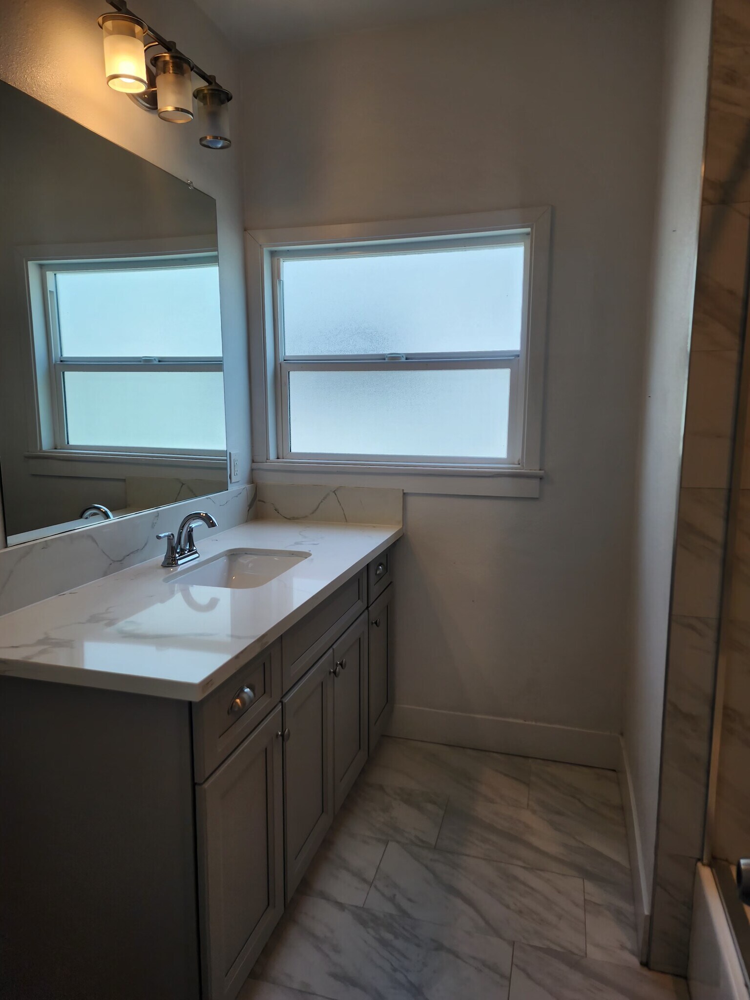 Building Photo - 119 S Westmoreland Ave