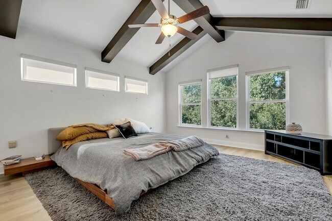 Building Photo - 458 Grand Oaks Rd