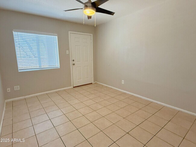 Building Photo - 1551 E Christy Dr