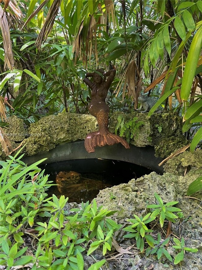 Building Photo - 814 Michigan Ave