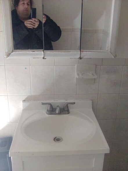 Building Photo - 89 Maple St