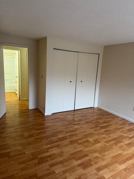 Building Photo - 655 Talcottville Rd