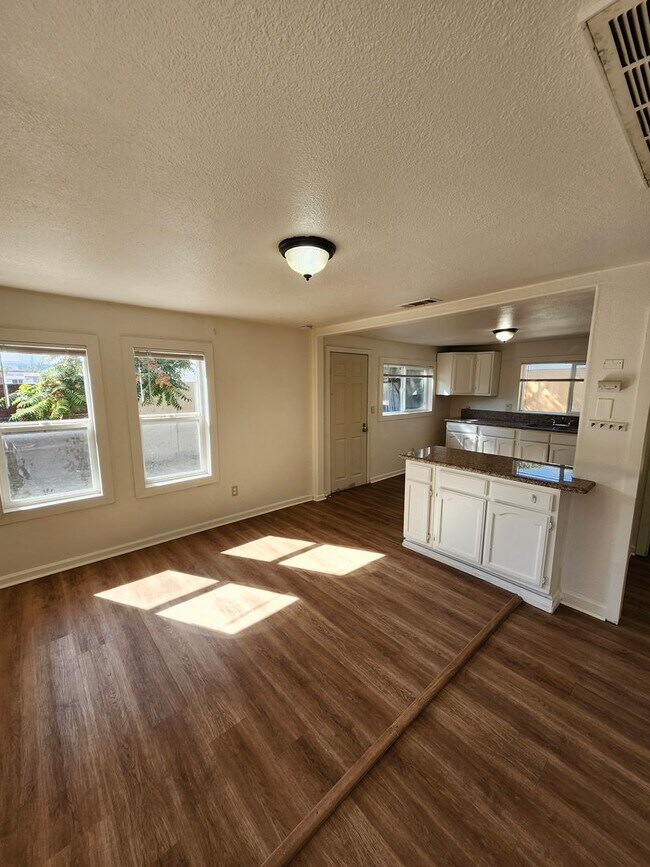 Building Photo - 1977 N F St