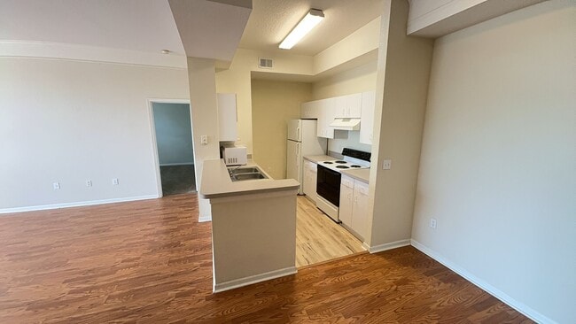 Building Photo - Beautiful 2 Bedroom 2 bath condo for Rent ...