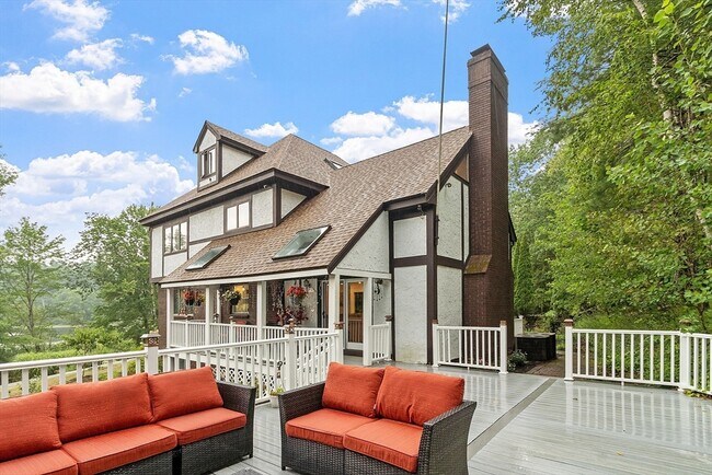 Building Photo - 34 Wildmeadow Rd